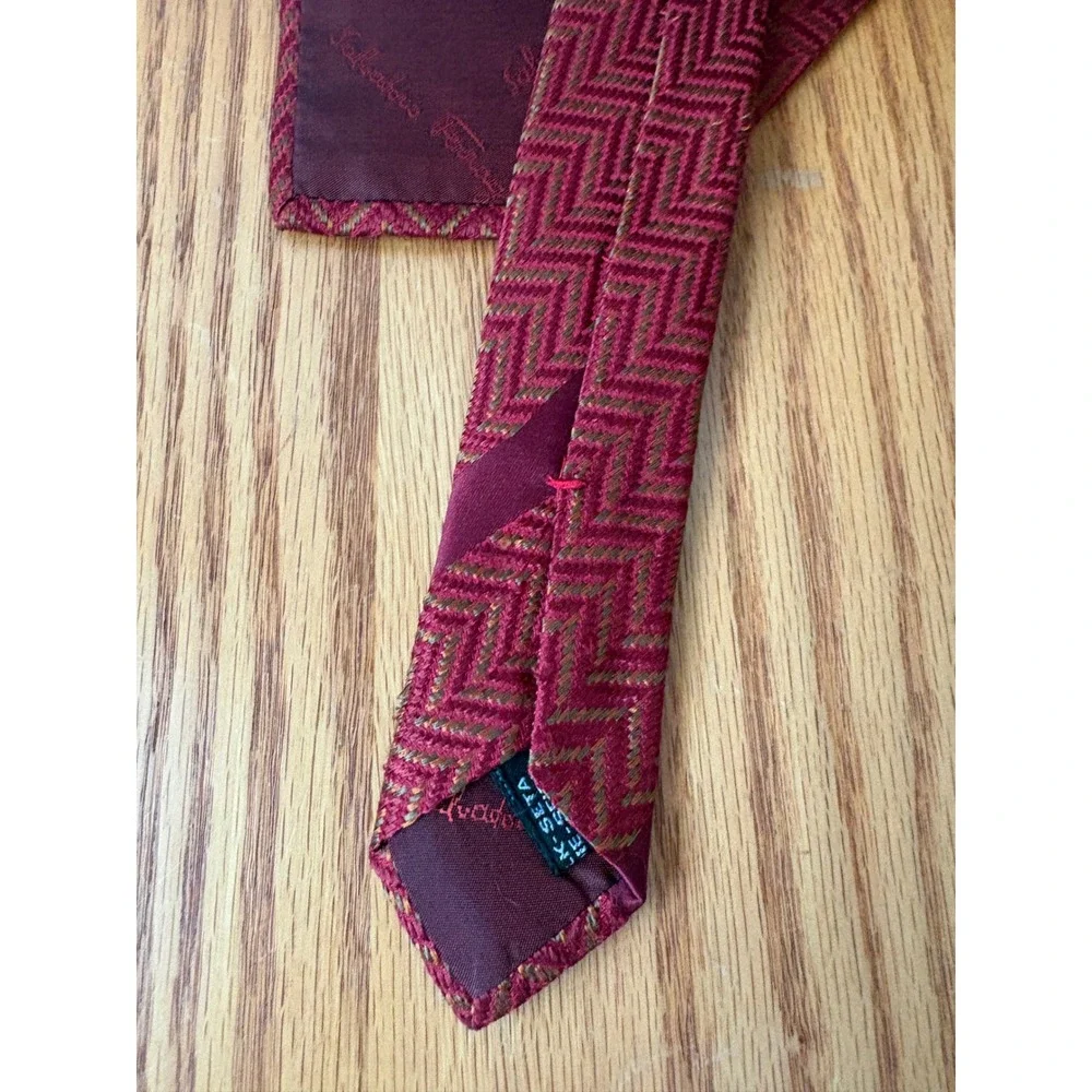 Salvatore Ferragamo 100% silk